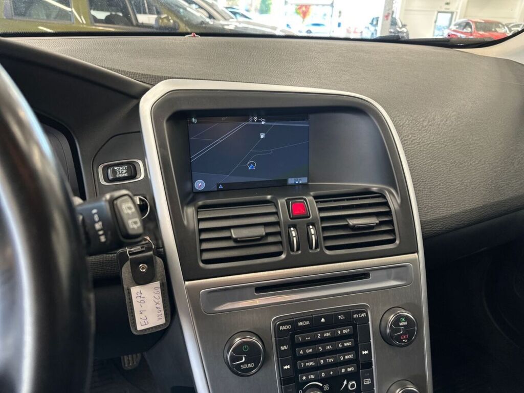 Volvo XC60 2011 Valkoinen