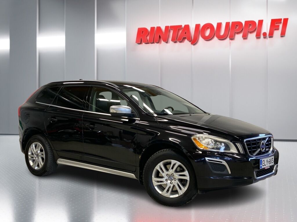 Volvo XC60 2011 Musta