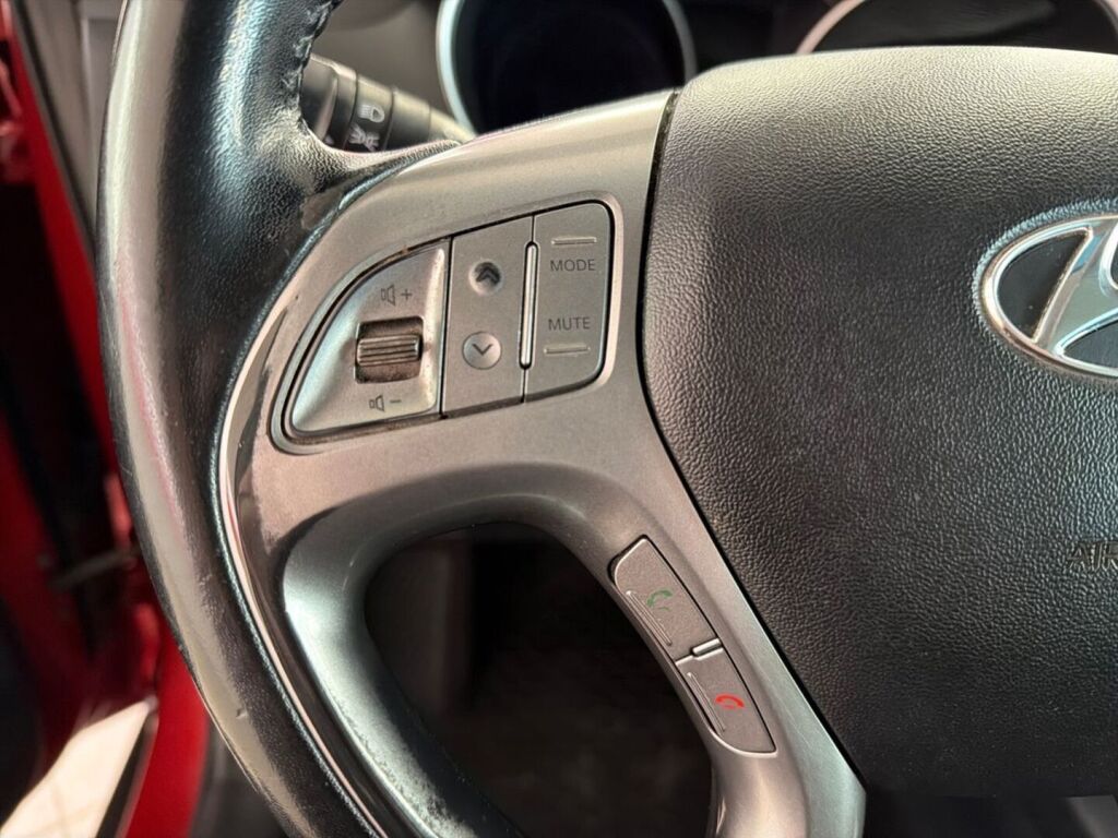 Hyundai ix35 2011 Punainen