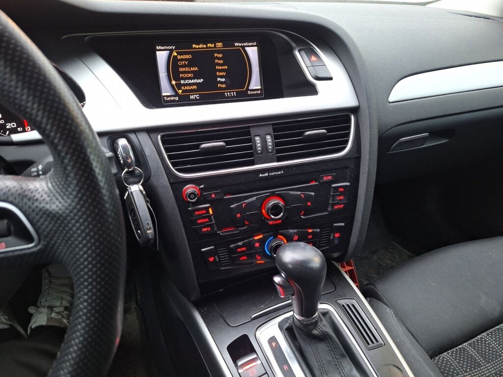 Audi A4 2011 Valkoinen