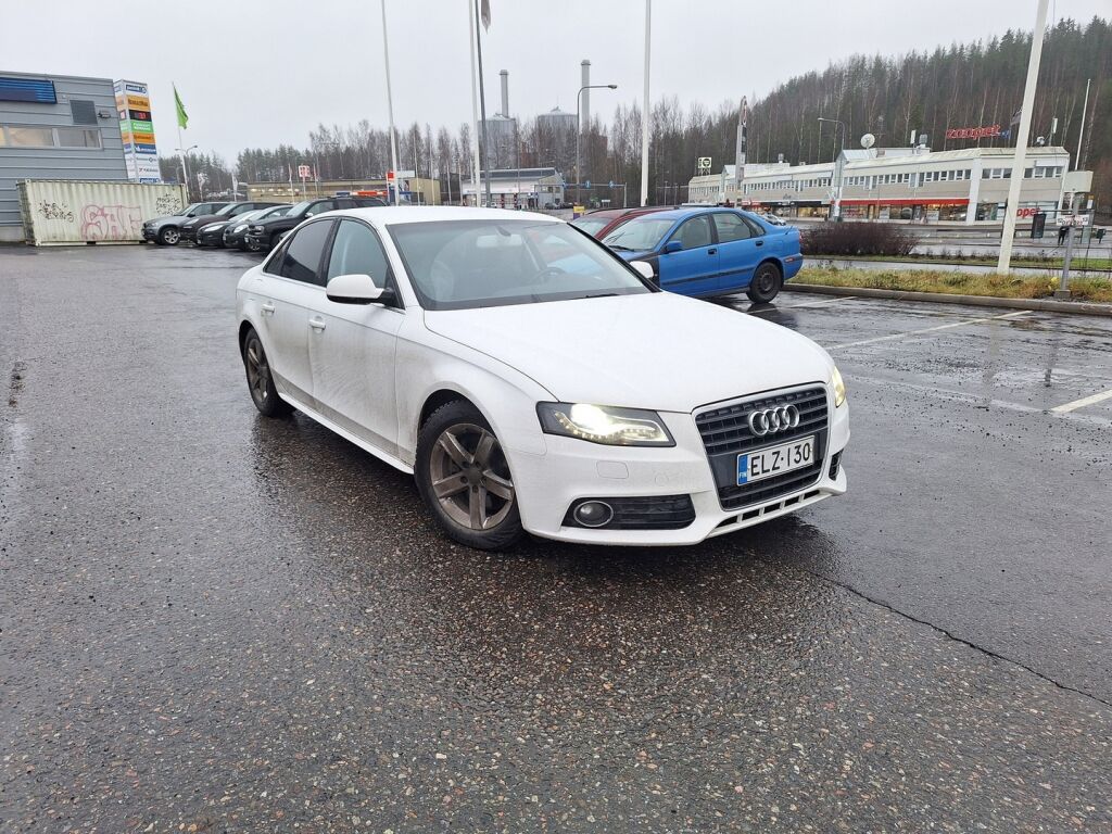 Audi A4 2011 Valkoinen