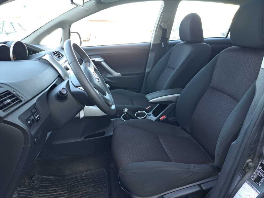 Toyota Verso 2011 Harmaa
