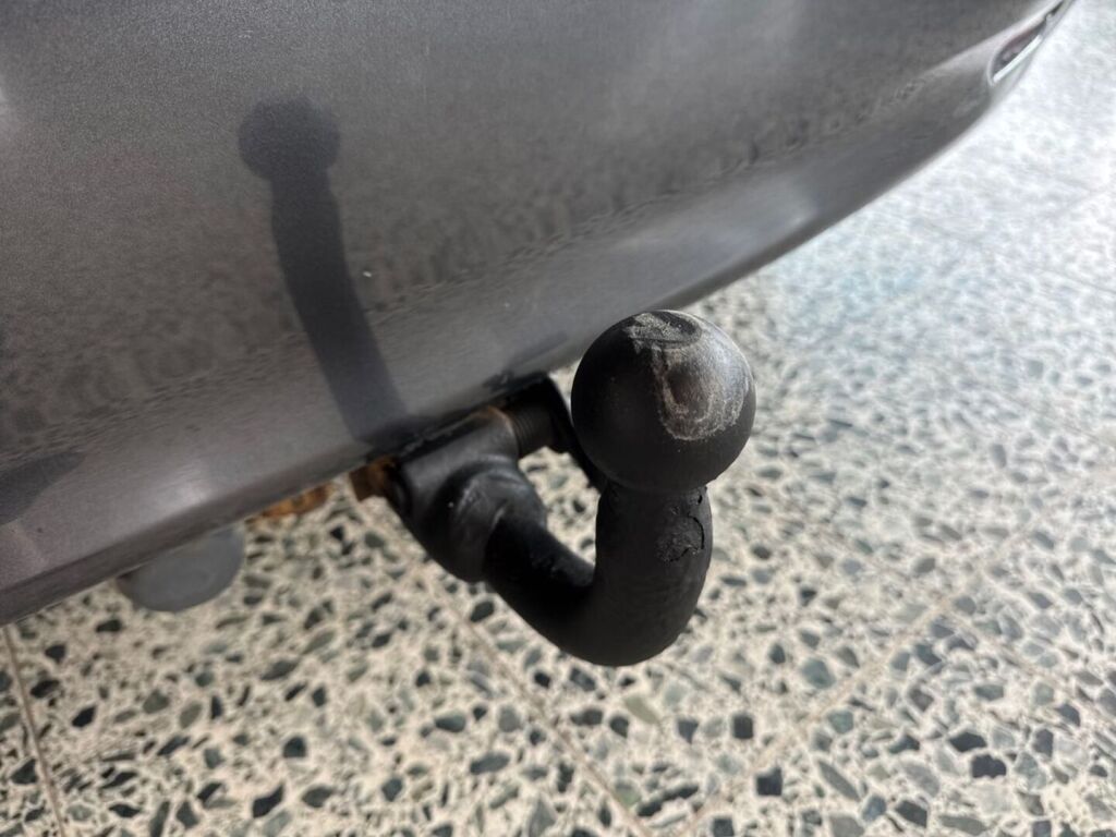 Toyota Verso 2011 Harmaa