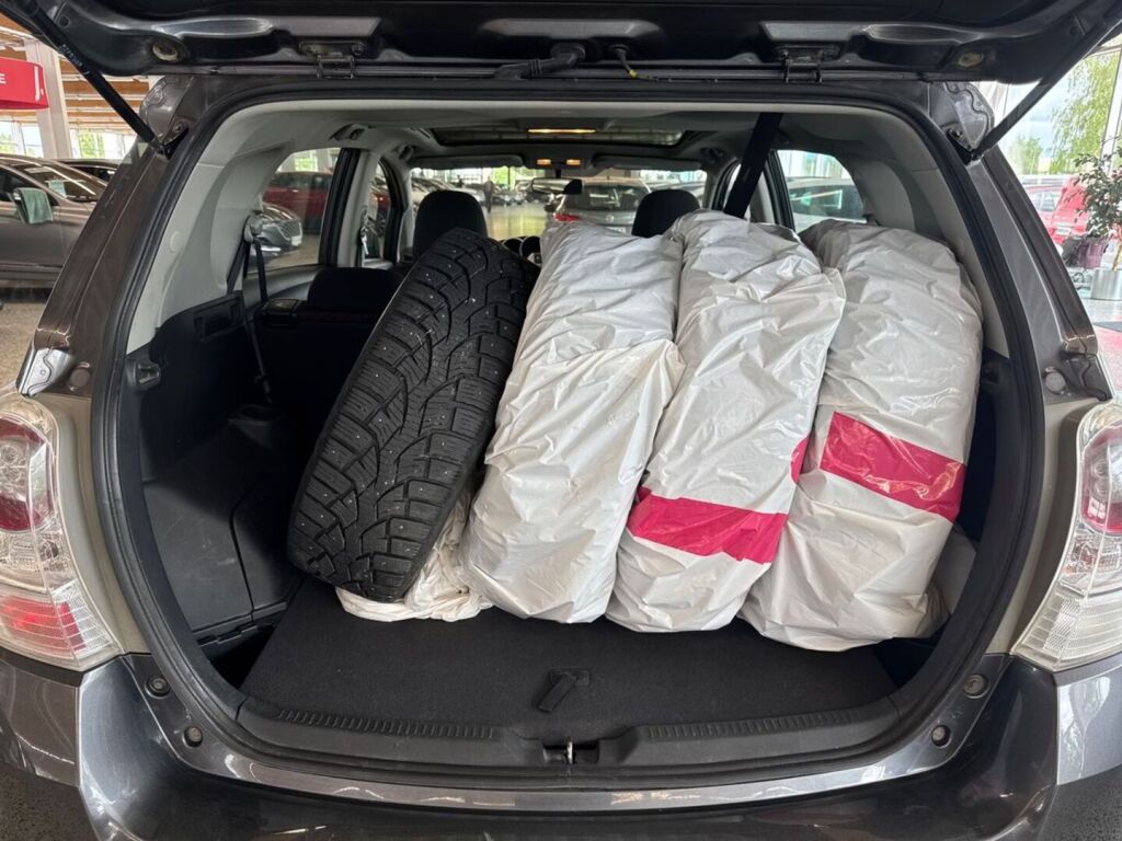 Toyota Verso 2011 Harmaa