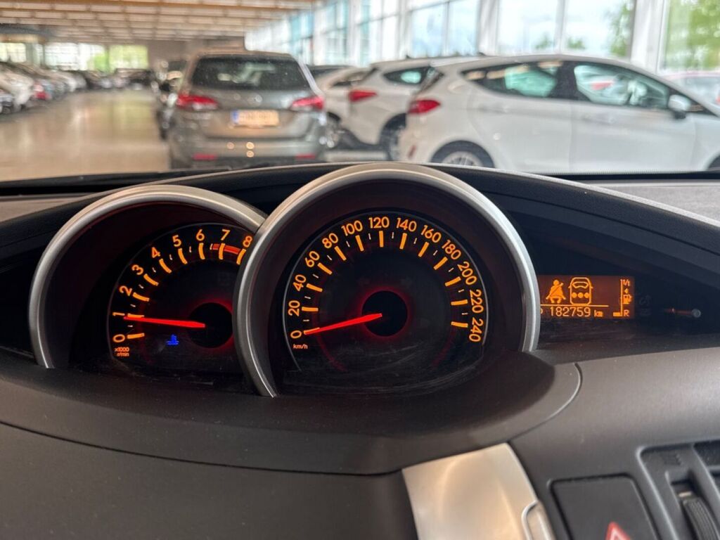 Toyota Verso 2011 Harmaa