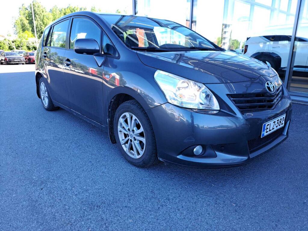 Toyota Verso 2011 Harmaa