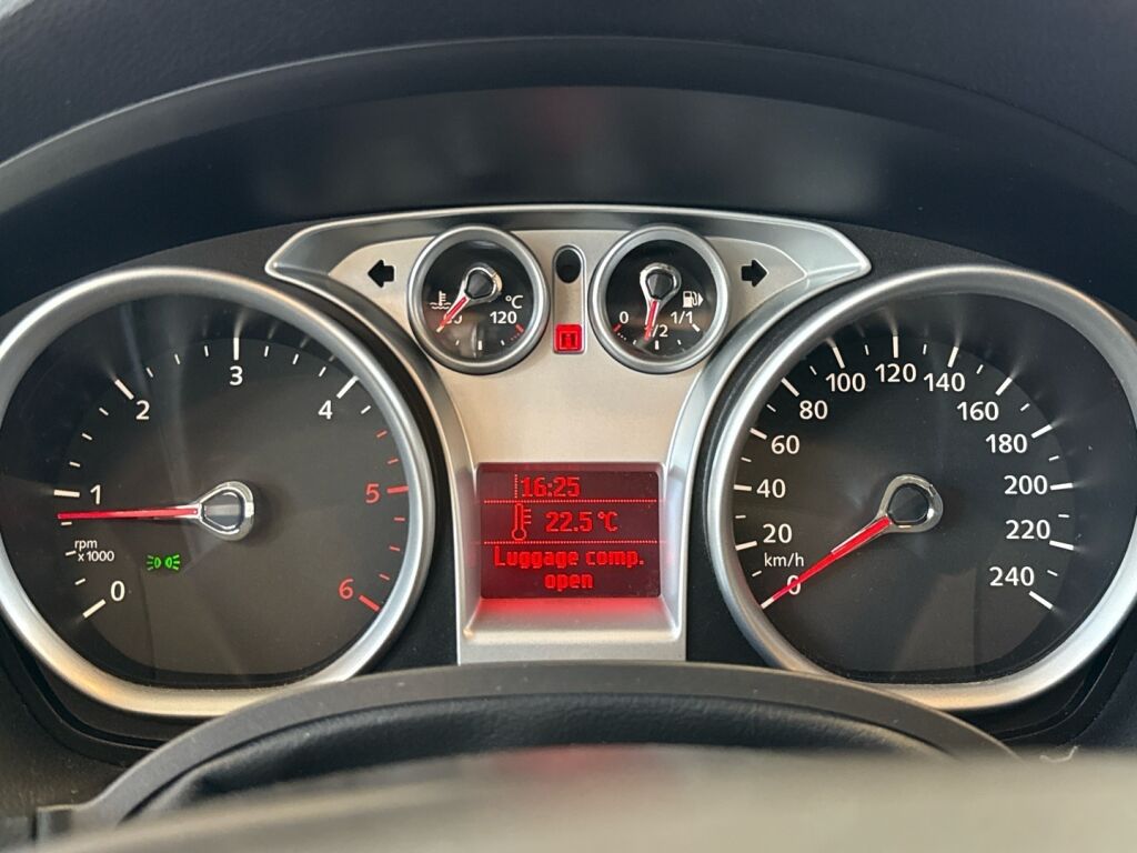 Ford Kuga 2011 Valkoinen