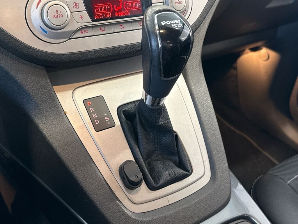 Ford Kuga 2011 Valkoinen