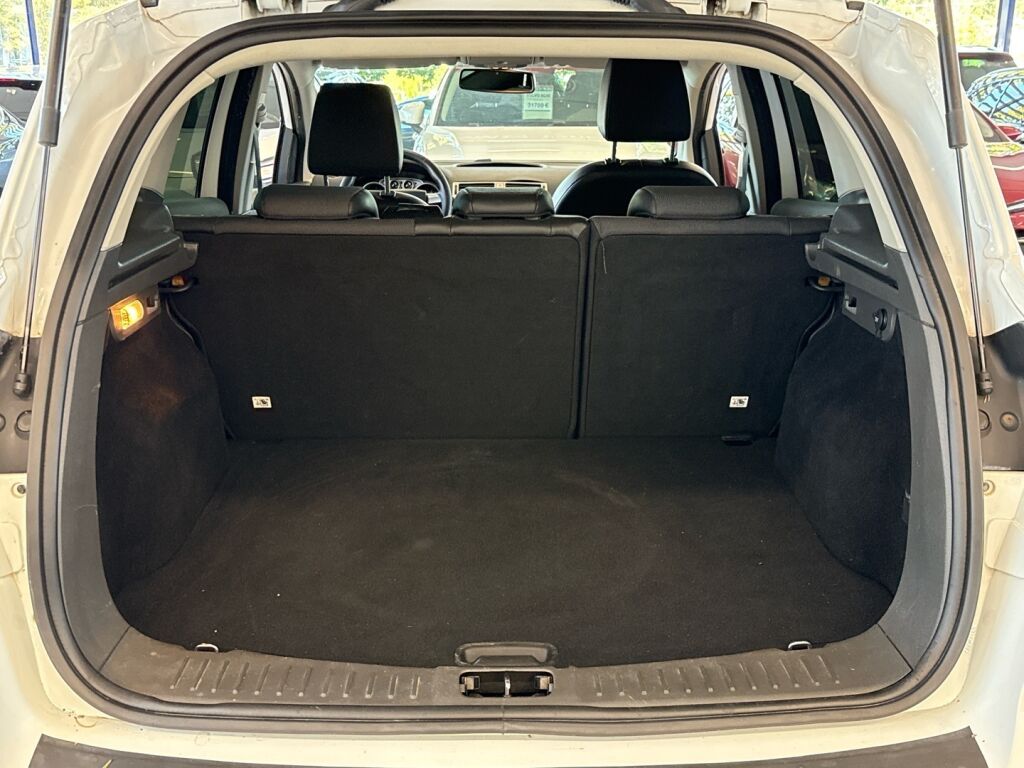 Ford Kuga 2011 Valkoinen