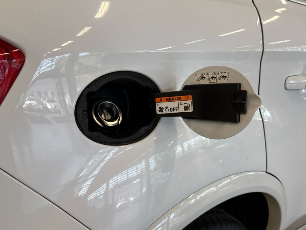 Ford Kuga 2011 Valkoinen