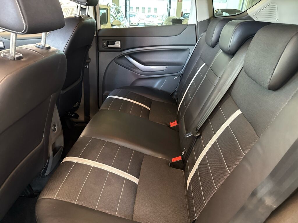 Ford Kuga 2011 Valkoinen