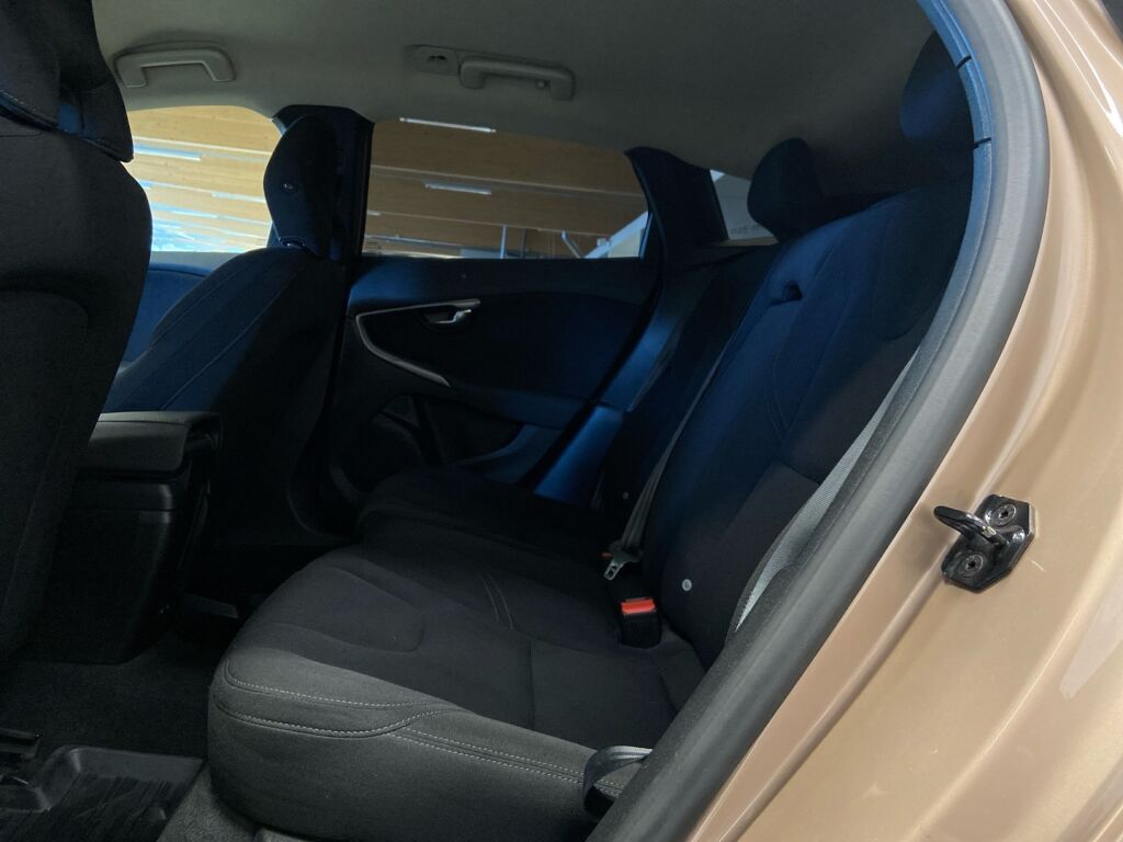 Volvo V40 2012 Ruskea (beige)