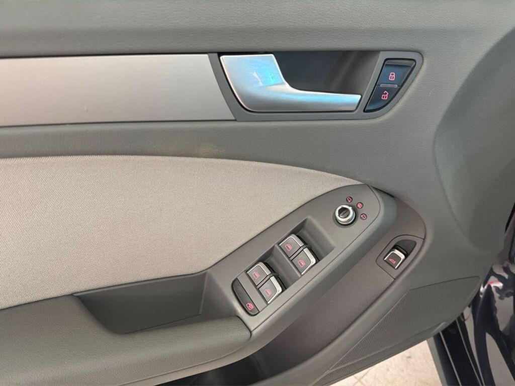Audi A4 2012 Sininen