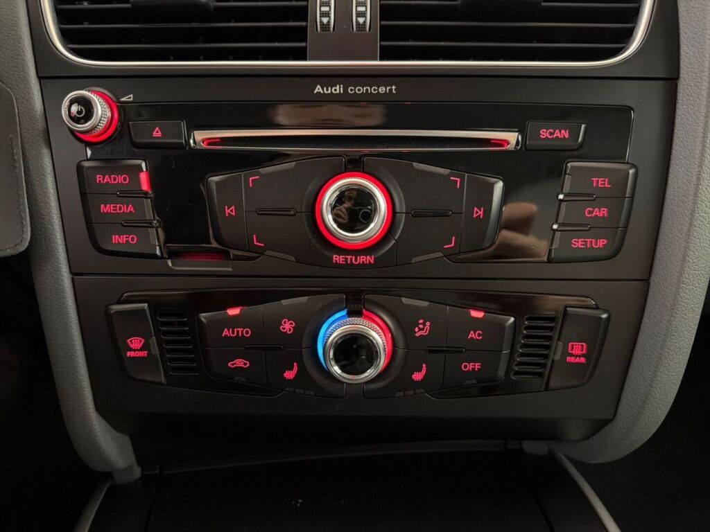 Audi A4 2012 Sininen