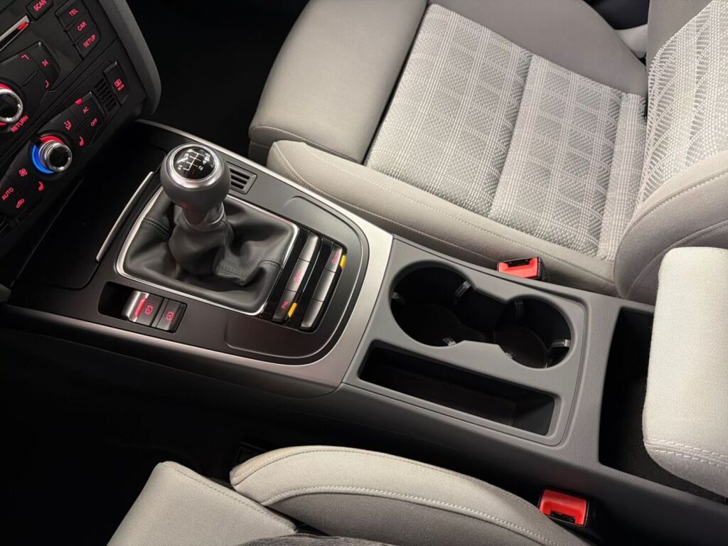 Audi A4 2012 Sininen
