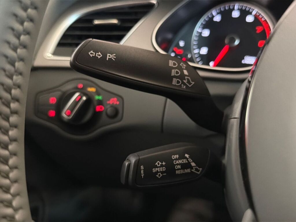 Audi A4 2012 Sininen