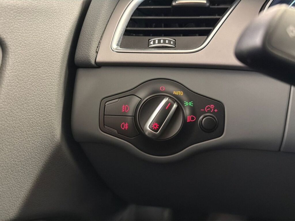 Audi A4 2012 Sininen