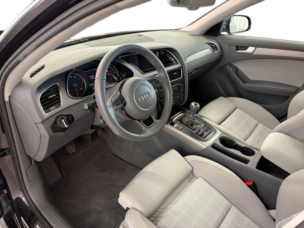 Audi A4 2012 Sininen