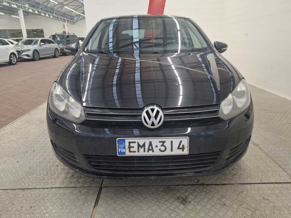 Volkswagen Golf 2012 Musta