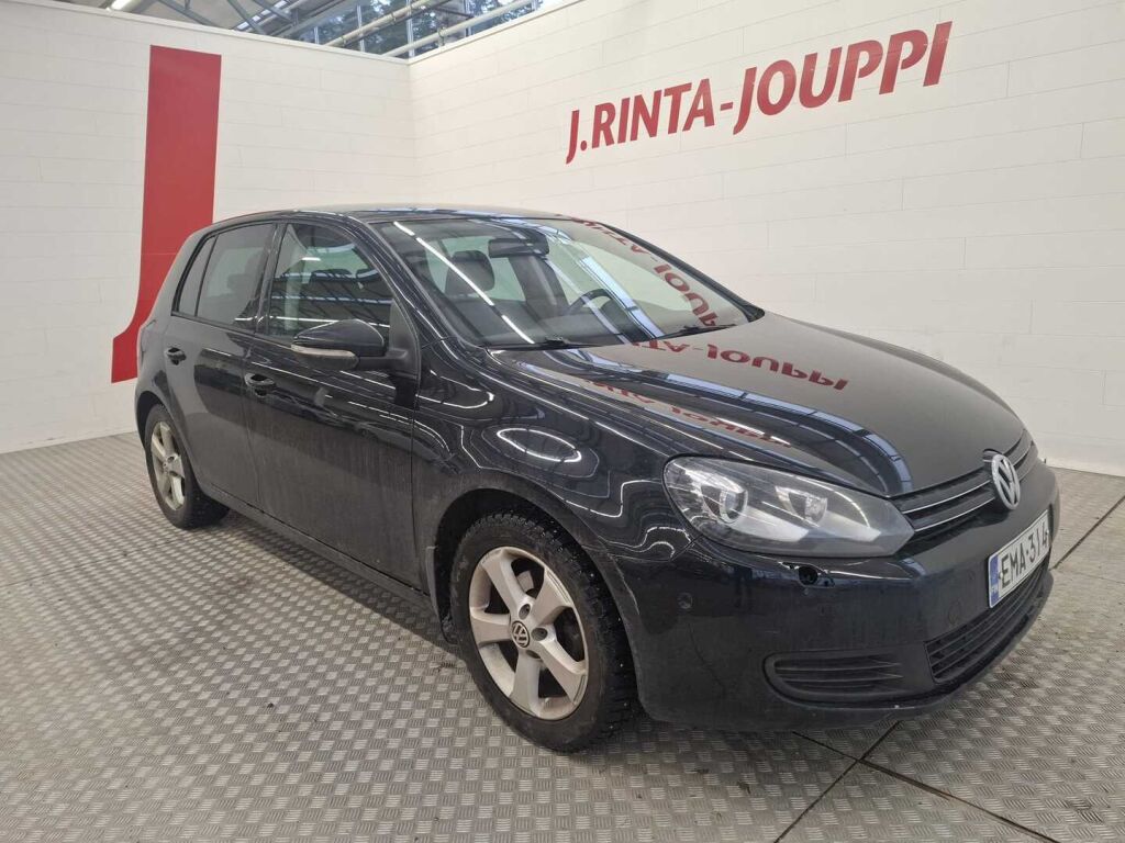 Volkswagen Golf 2012 Musta