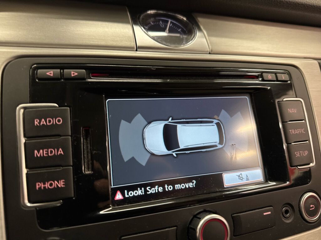 Volkswagen Passat 2012 Valkoinen