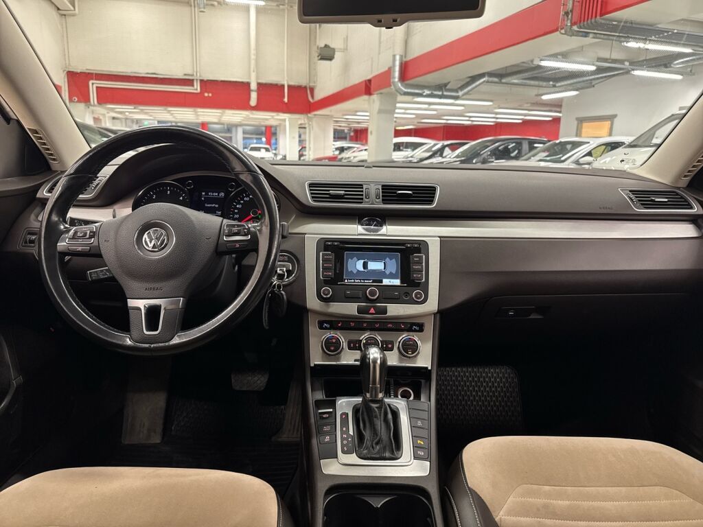 Volkswagen Passat 2012 Valkoinen