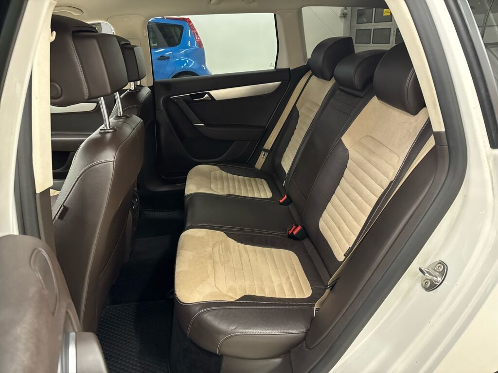 Volkswagen Passat 2012 Valkoinen