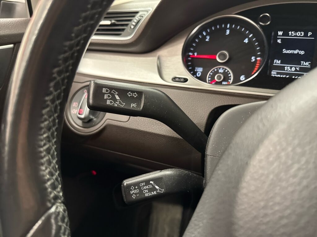 Volkswagen Passat 2012 Valkoinen