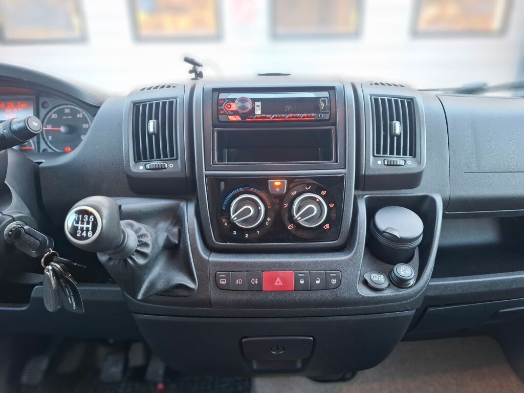 Adria Coral Plus 670 SLT 2013 Valkoinen