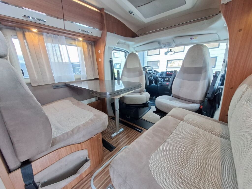 Adria Coral Plus 670 SLT 2013 Valkoinen