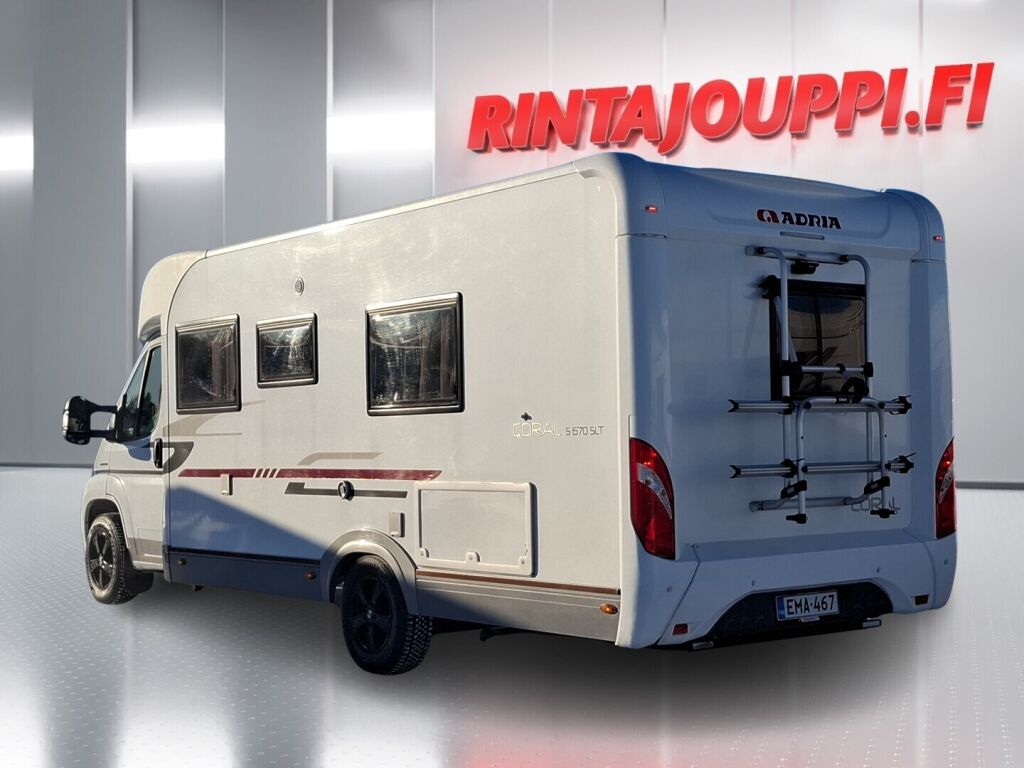 Adria Coral Plus 670 SLT 2013 Valkoinen