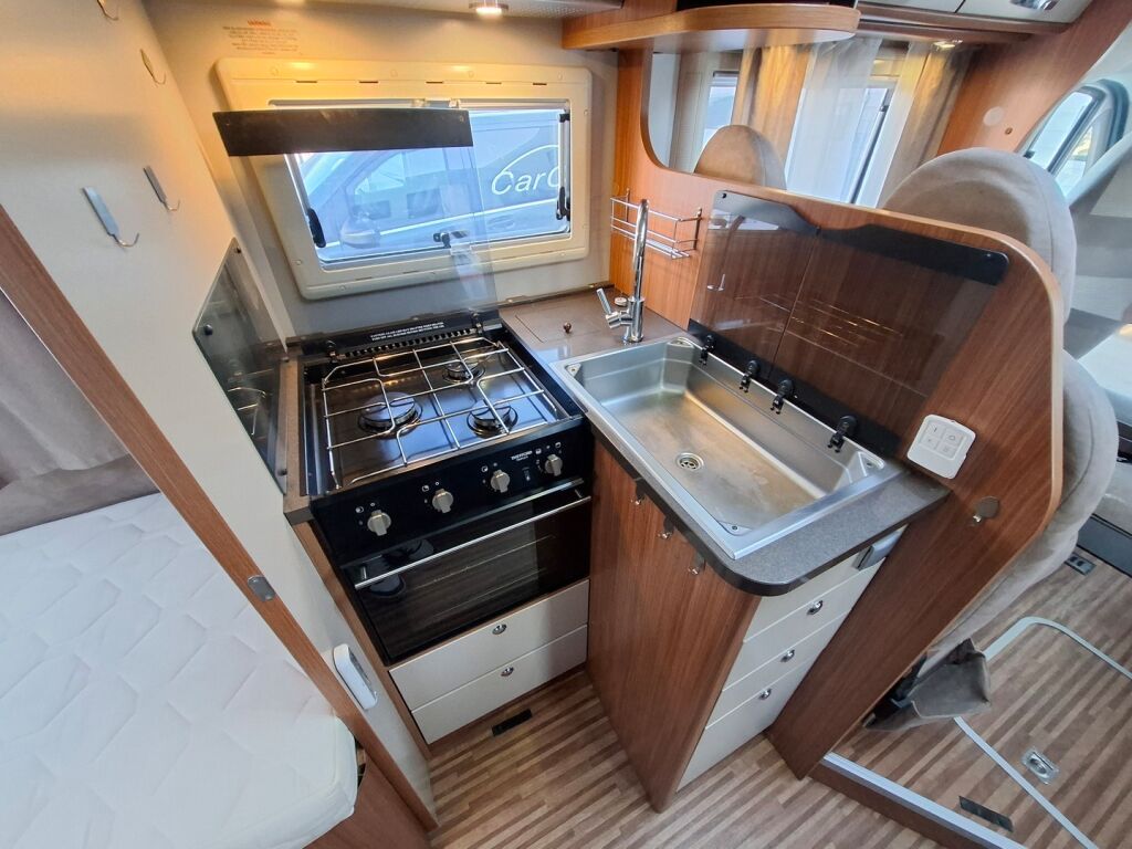 Adria Coral Plus 670 SLT 2013 Valkoinen