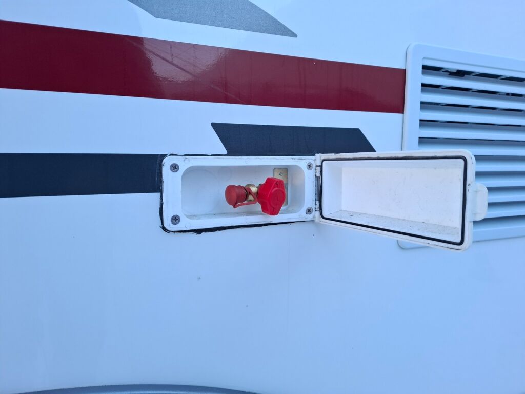 Adria Coral Plus 670 SLT 2013 Valkoinen