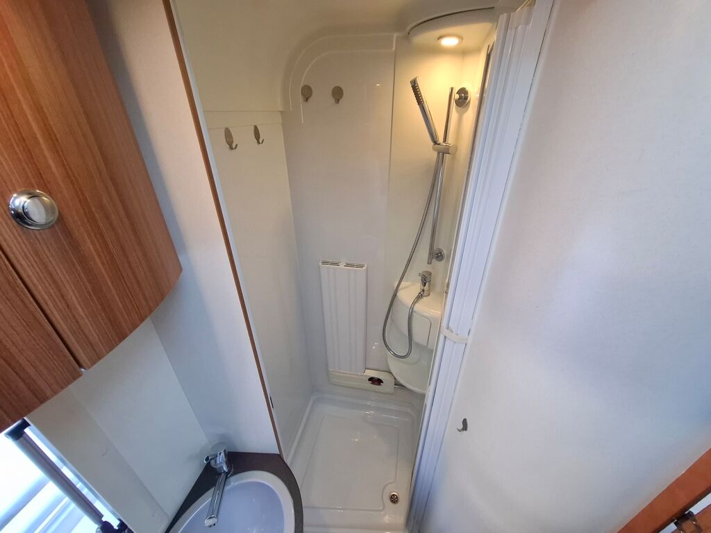 Adria Coral Plus 670 SLT 2013 Valkoinen