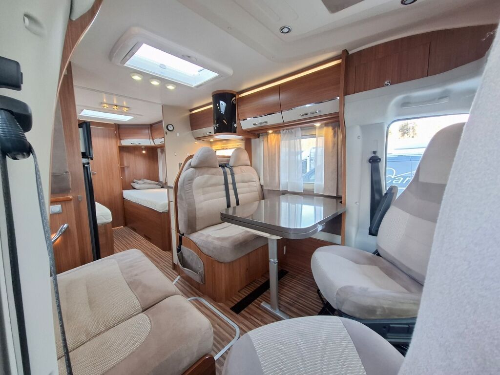 Adria Coral Plus 670 SLT 2013 Valkoinen
