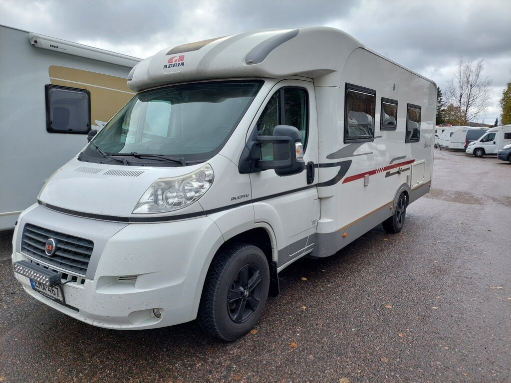 Adria Coral Plus 670 SLT 2013 Valkoinen
