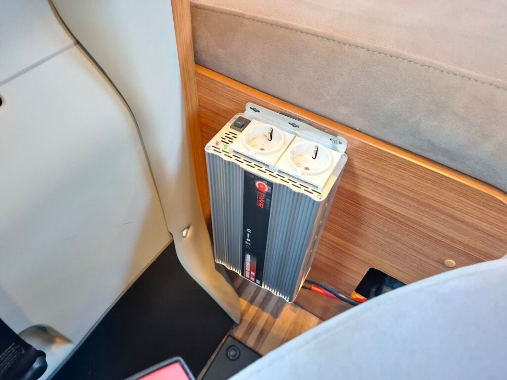 Adria Coral Plus 670 SLT 2013 Valkoinen