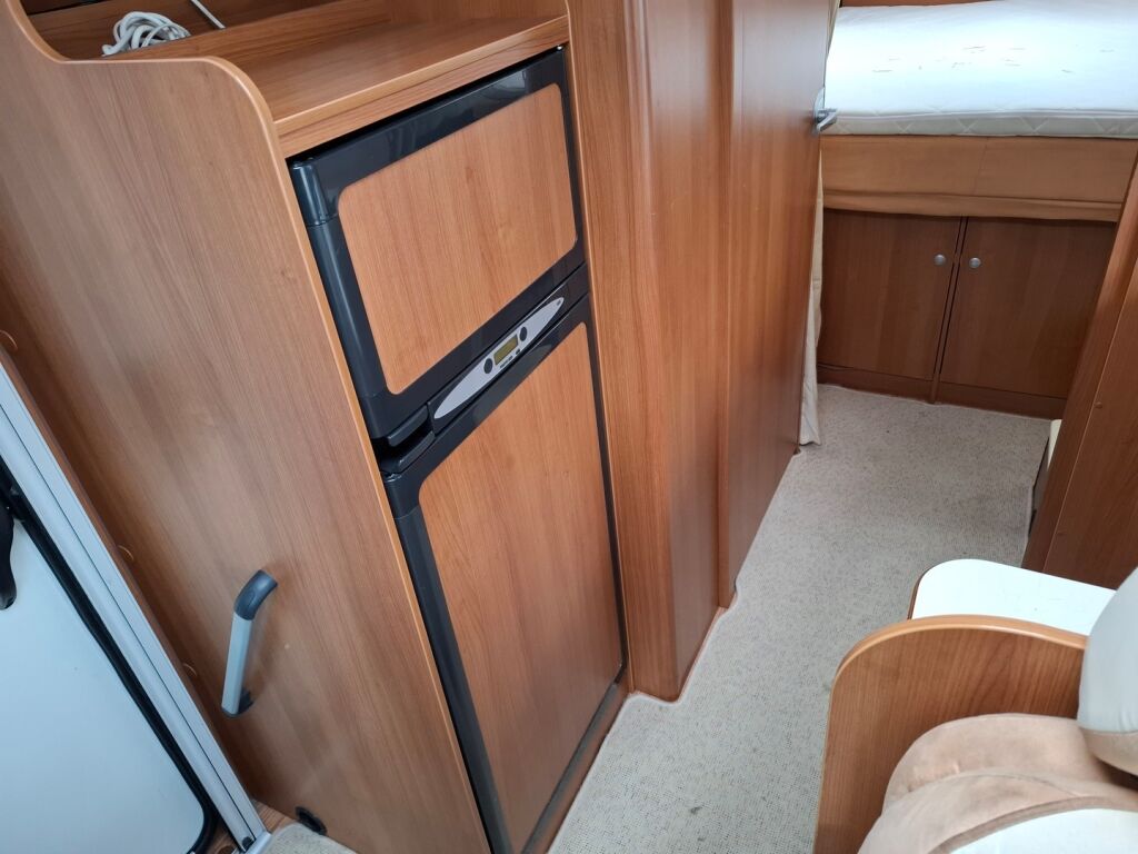 Carado T 449 2013 Valkoinen