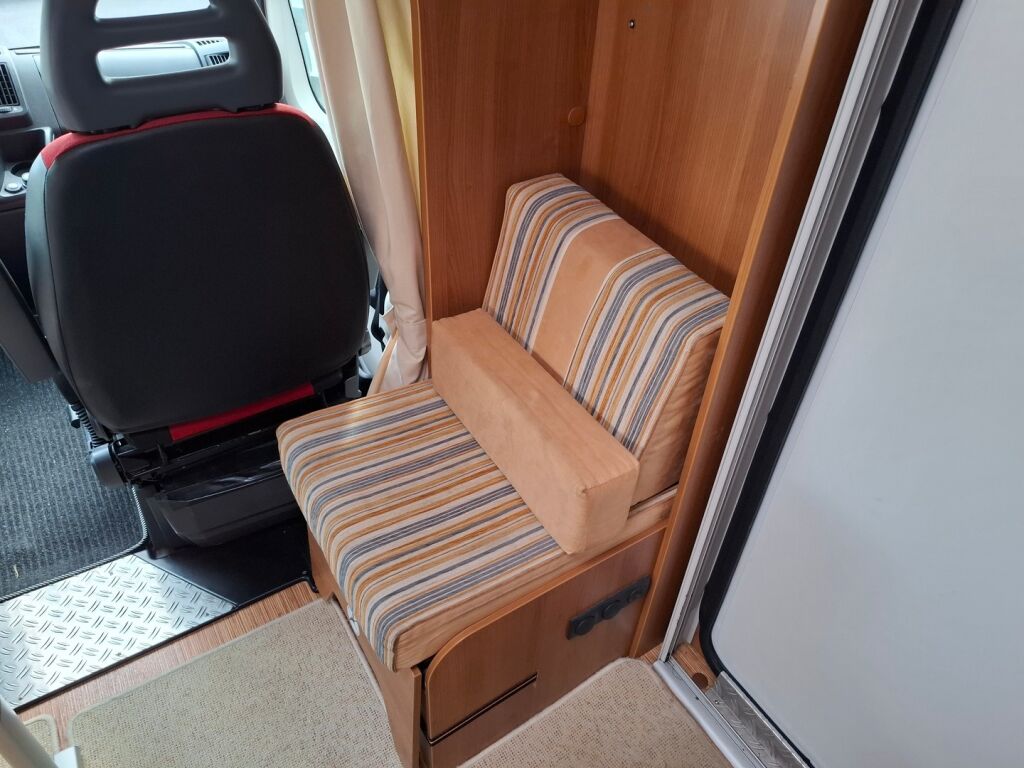 Carado T 449 2013 Valkoinen