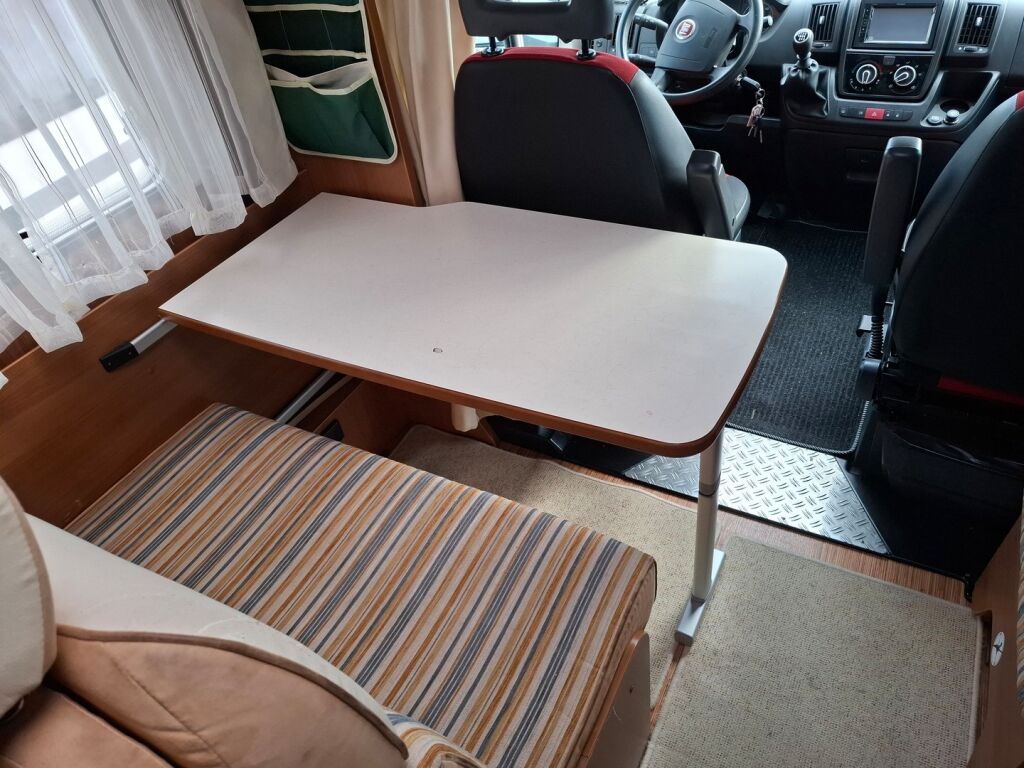 Carado T 449 2013 Valkoinen