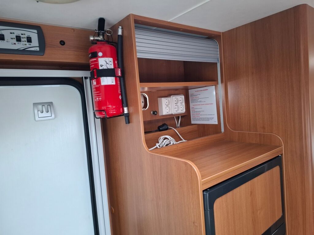 Carado T 449 2013 Valkoinen