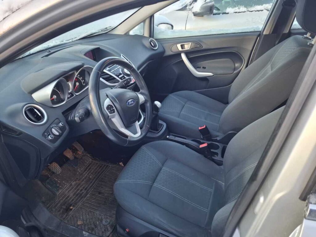 Ford Fiesta 2012 Harmaa