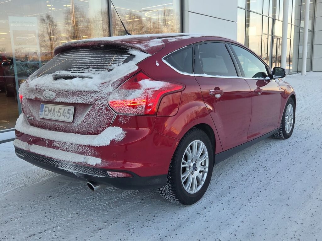 Ford Focus 2012 Punainen
