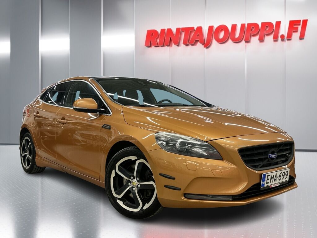 Volvo V40 2012 Oranssi