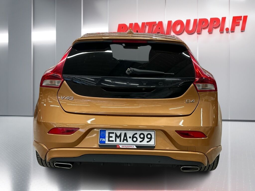 Volvo V40 2012 Oranssi