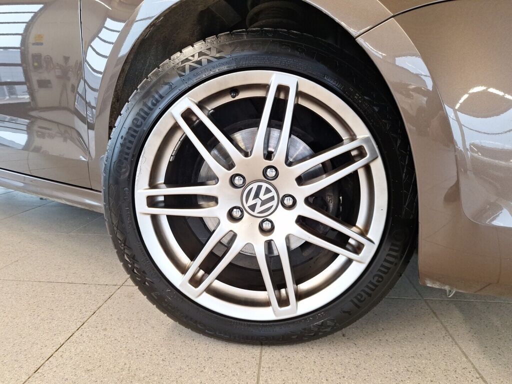 Volkswagen Jetta 2012 Ruskea (beige)