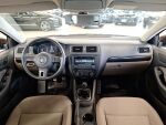 Volkswagen Jetta 2012 Ruskea (beige)