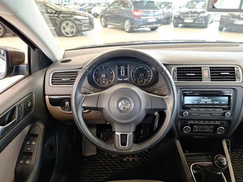 Volkswagen Jetta 2012 Ruskea (beige)