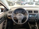 Volkswagen Jetta 2012 Ruskea (beige)