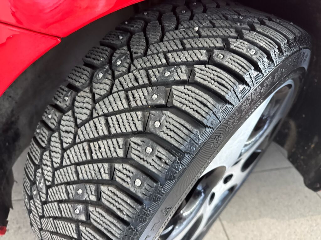 Volkswagen Polo 2012 Punainen